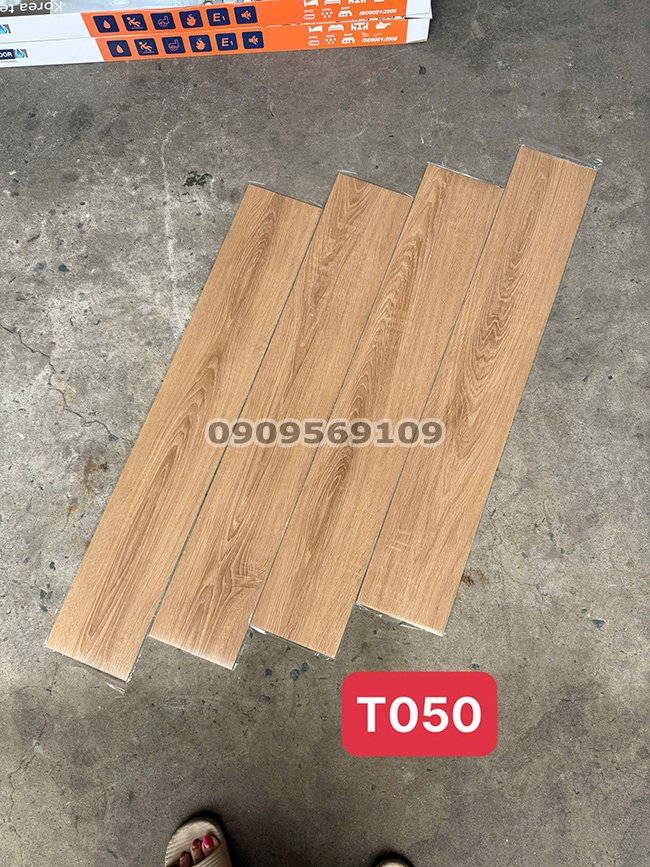 Sàn nhựa dán keo giả vân gỗ THFloor T050 dày 2mm Sàn nhựa dán keo giả vân gỗ THFloor T050 dày 2mm