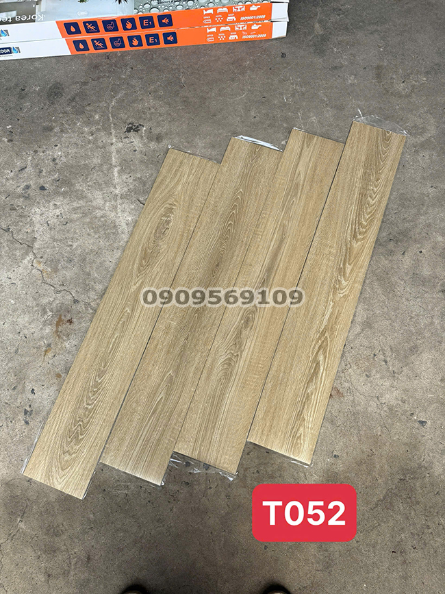 Sàn nhựa dán keo giả vân gỗ THFloor T052 dày 2mm Sàn nhựa dán keo giả vân gỗ THFloor T052 dày 2mm